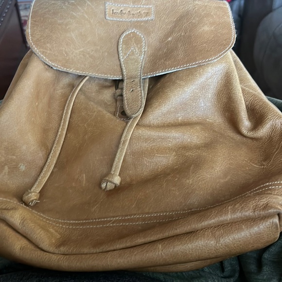 Leather backpack - Picture 2 of 11